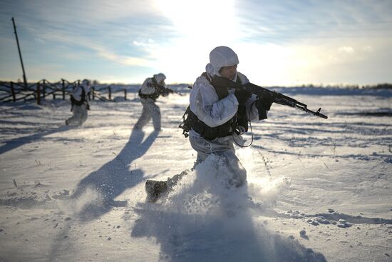 Central Military District's servicemen in combat readiness training in Novosibirsk