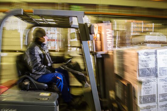 Alcohol products check at Alabinsky customs station