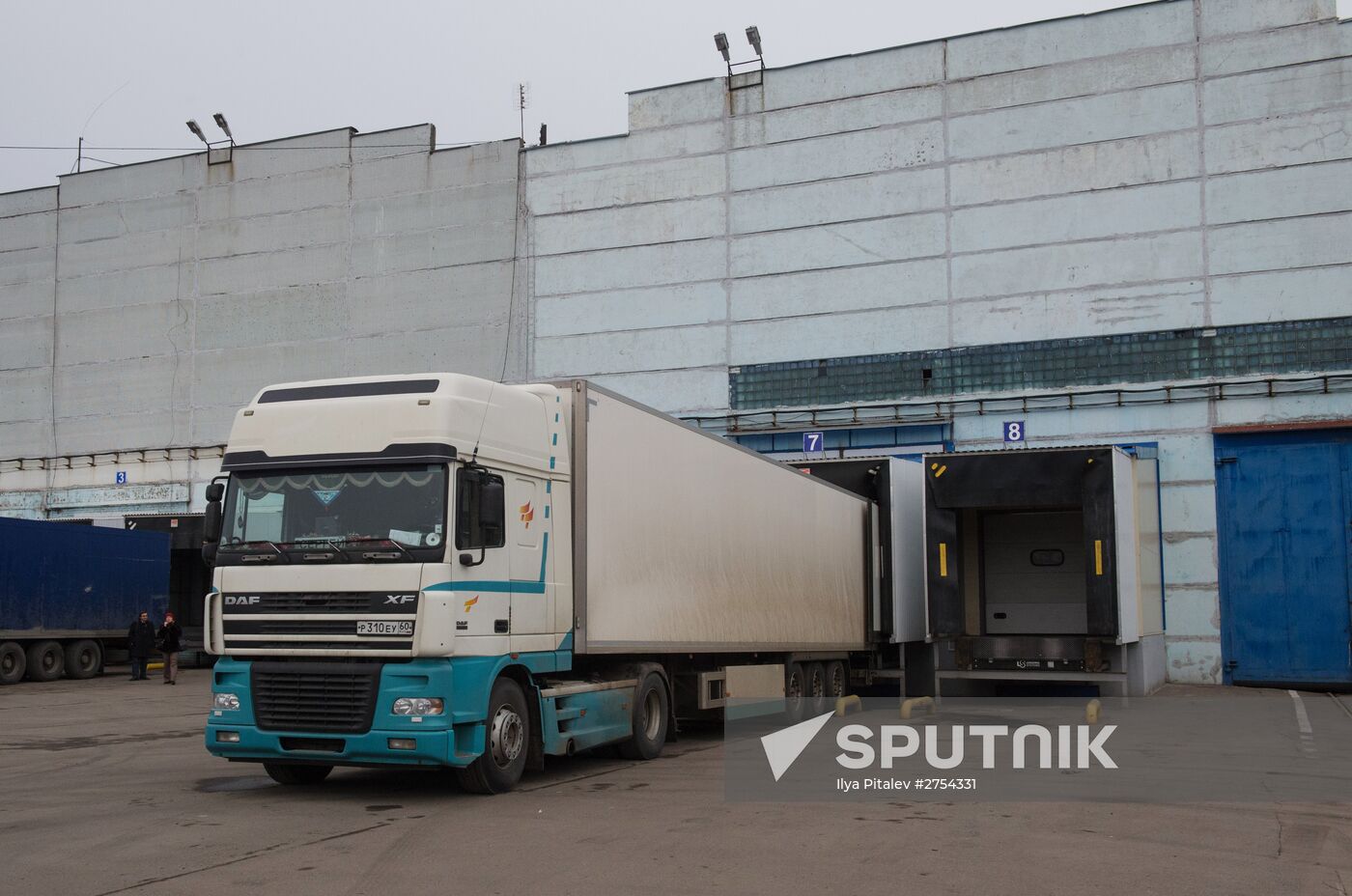 Alcohol products check at Alabinsky customs station