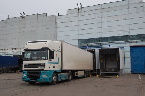 Alcohol products check at Alabinsky customs station