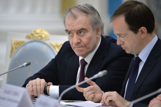 President Vladimir Putin chairs meeting of Mariinsky Theatre's Board of Trustees
