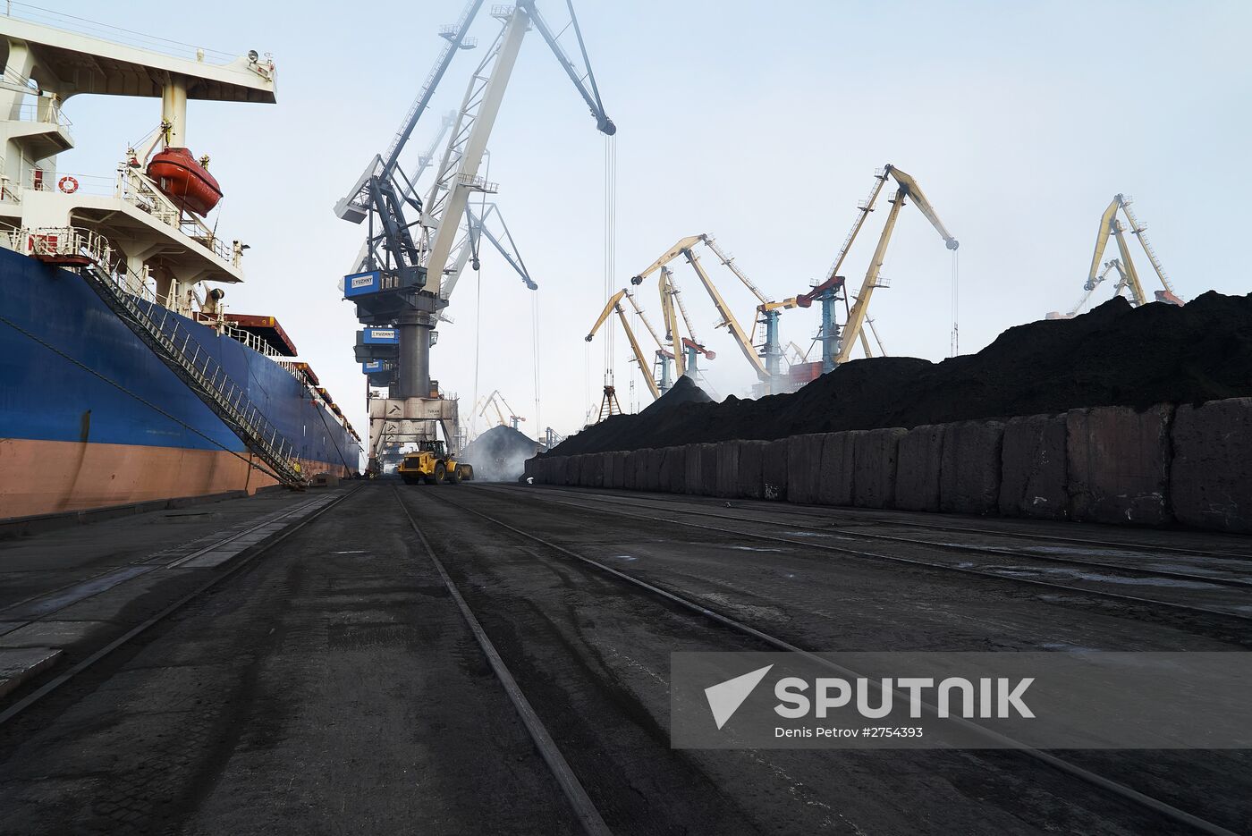 Coal from South Africa unloaded at Odessa port