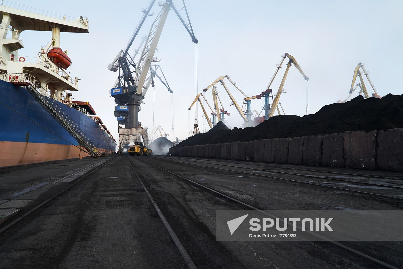 Coal from South Africa unloaded at Odessa port