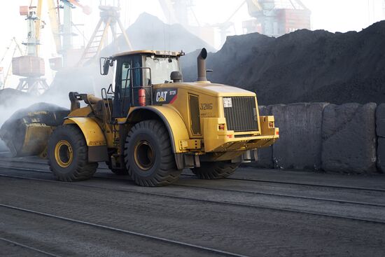 Coal from South Africa unloaded at Odessa port