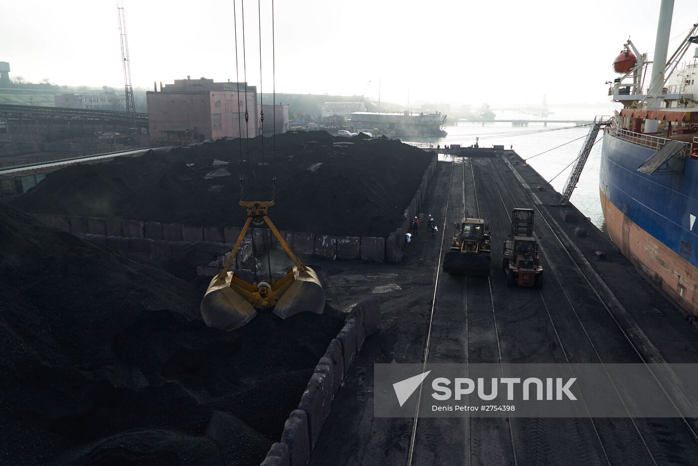 Coal from South Africa unloaded at Odessa port
