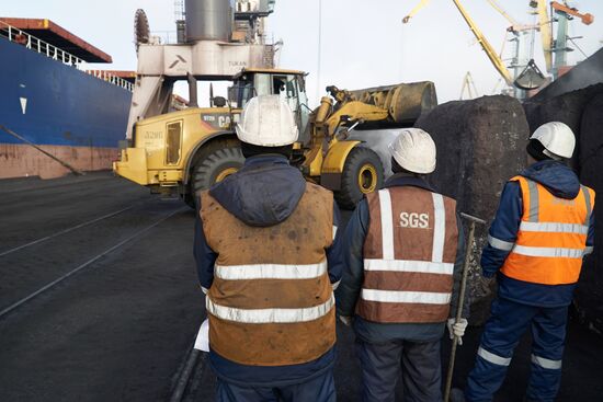 Coal from South Africa unloaded at Odessa port