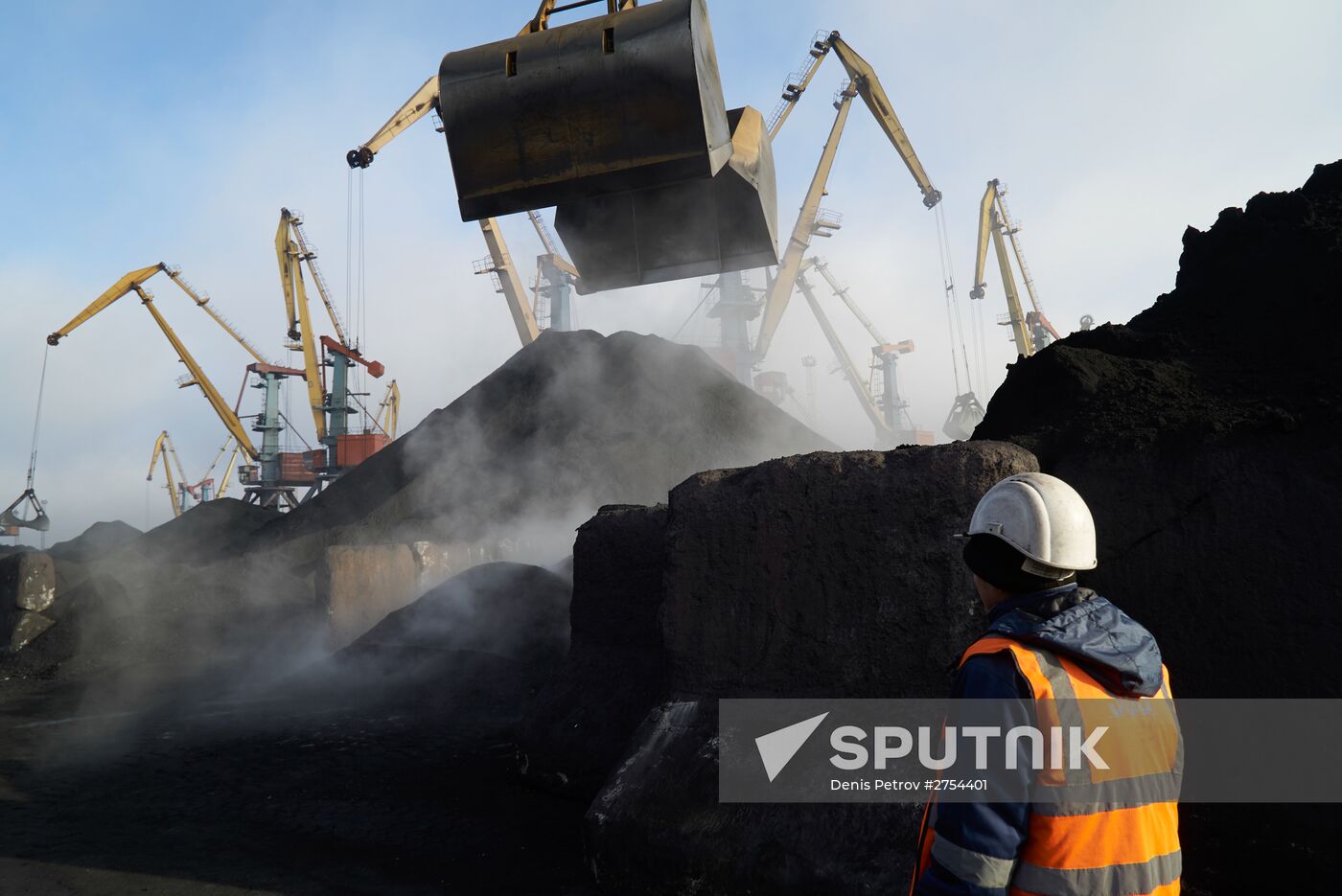 Coal from South Africa unloaded at Odessa port