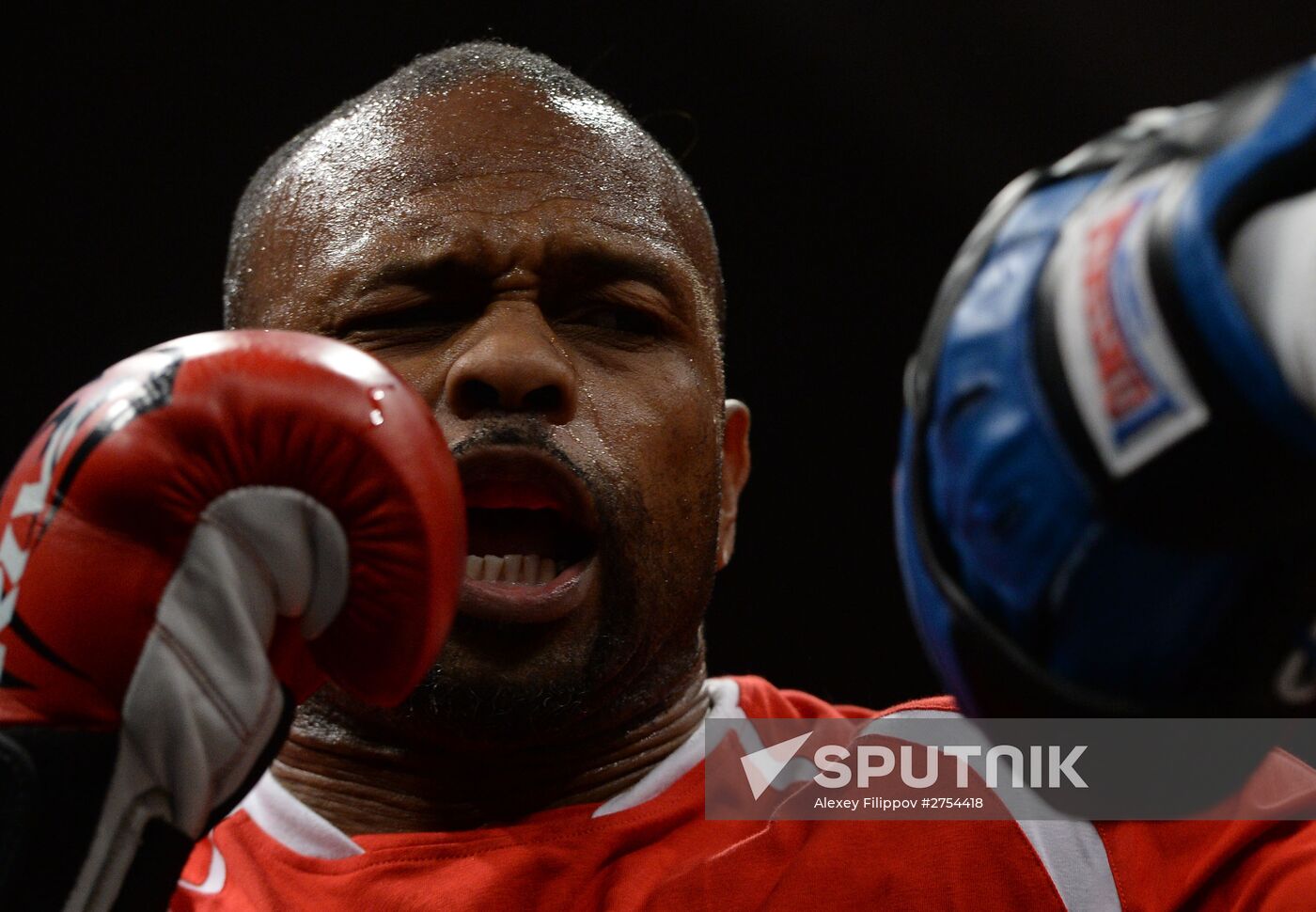 Boxing. Training by Enzo Maccarinelli and Roy Jones Jr.