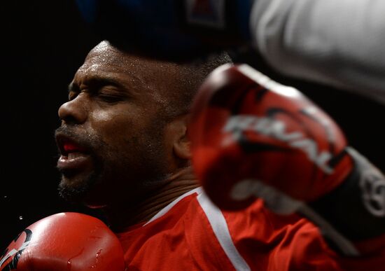 Boxing. Training by Enzo Maccarinelli and Roy Jones Jr.