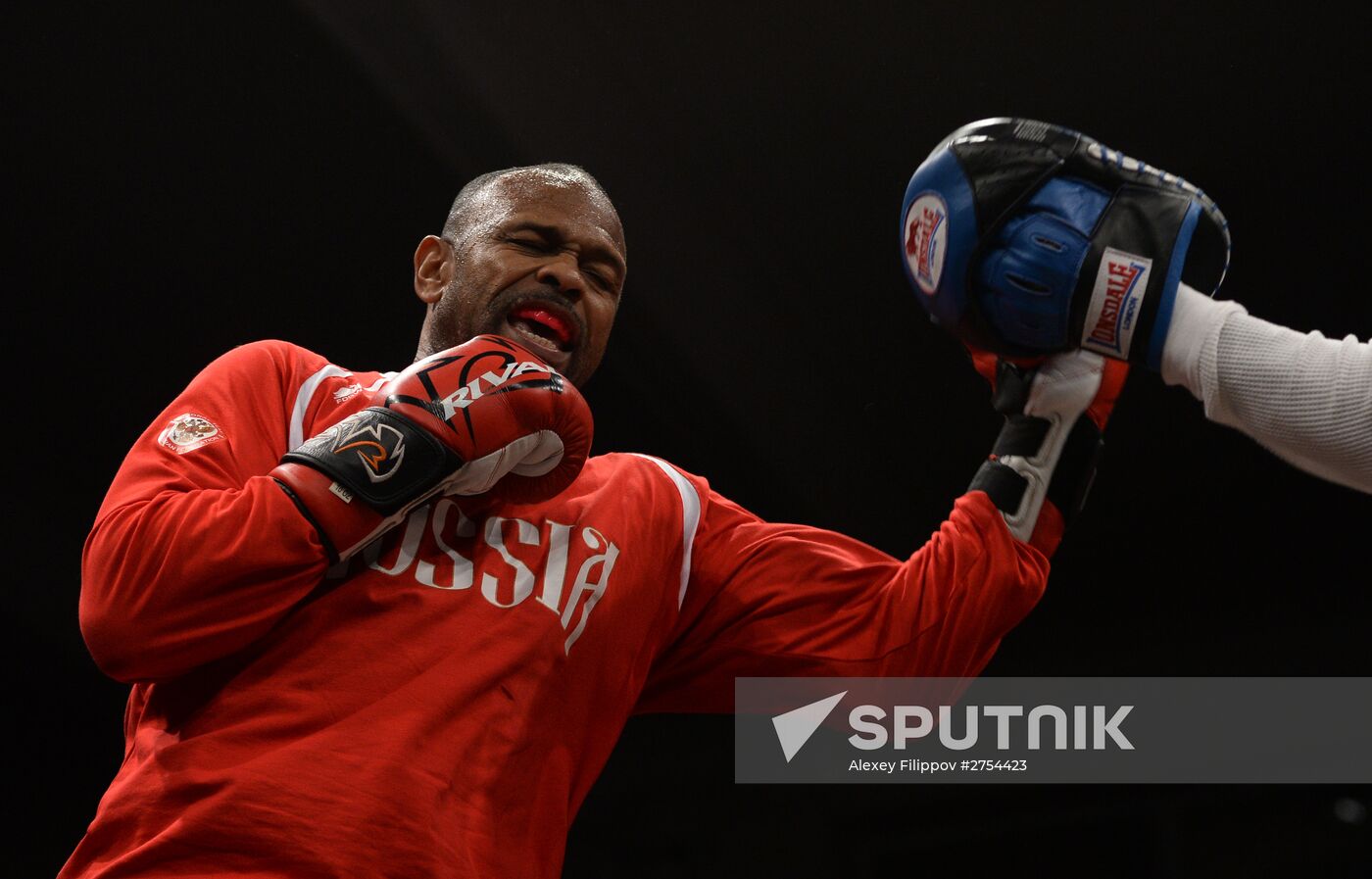 Boxing. Training by Enzo Maccarinelli and Roy Jones Jr.