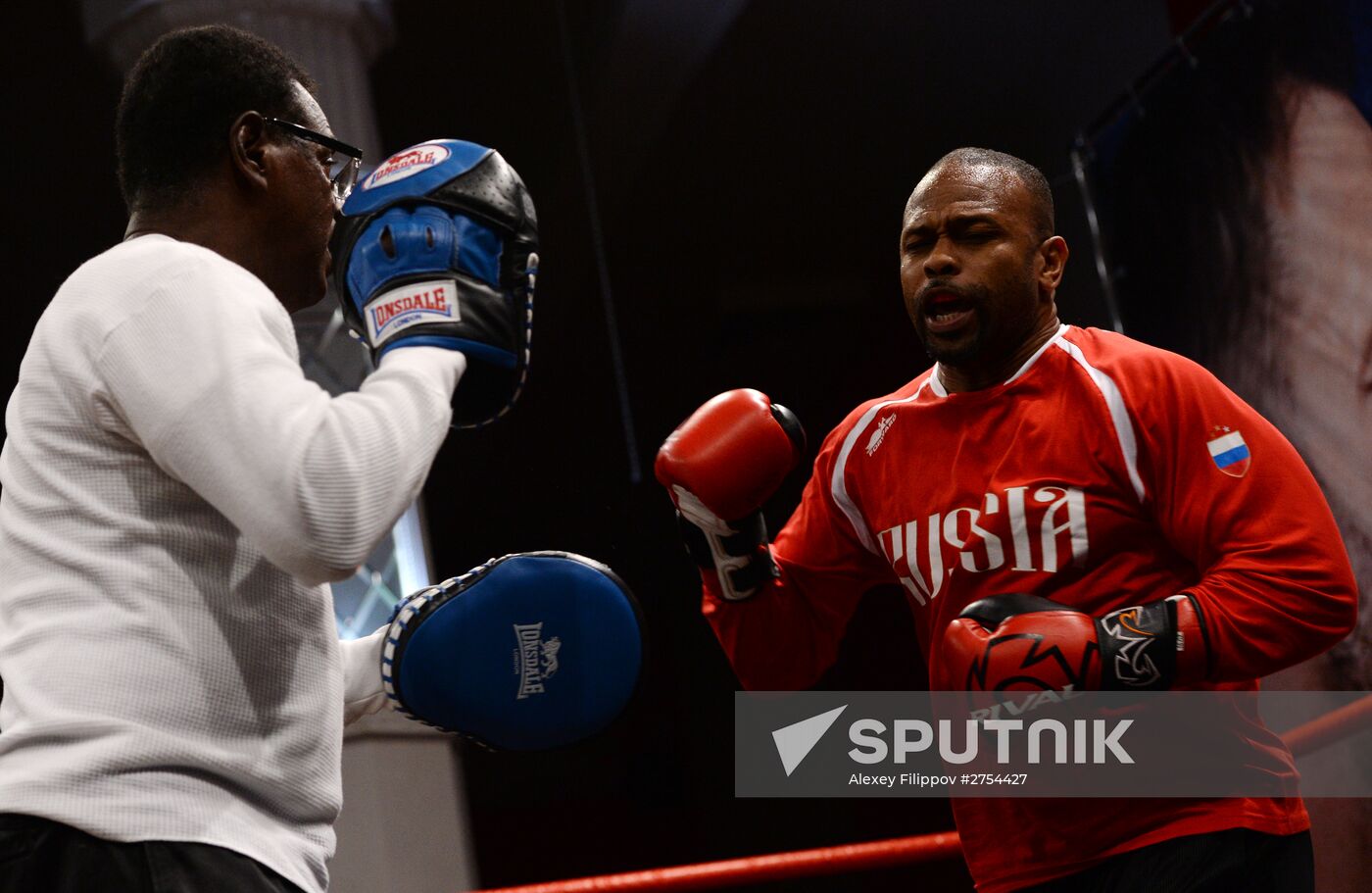 Boxing. Training by Enzo Maccarinelli and Roy Jones Jr.