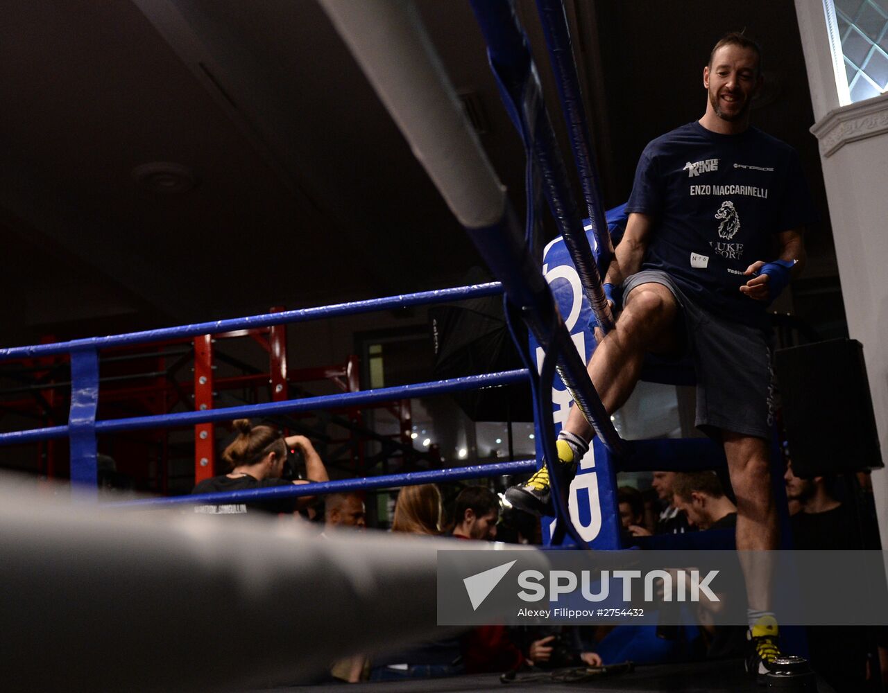 Boxing. Training by Enzo Maccarinelli and Roy Jones Jr.