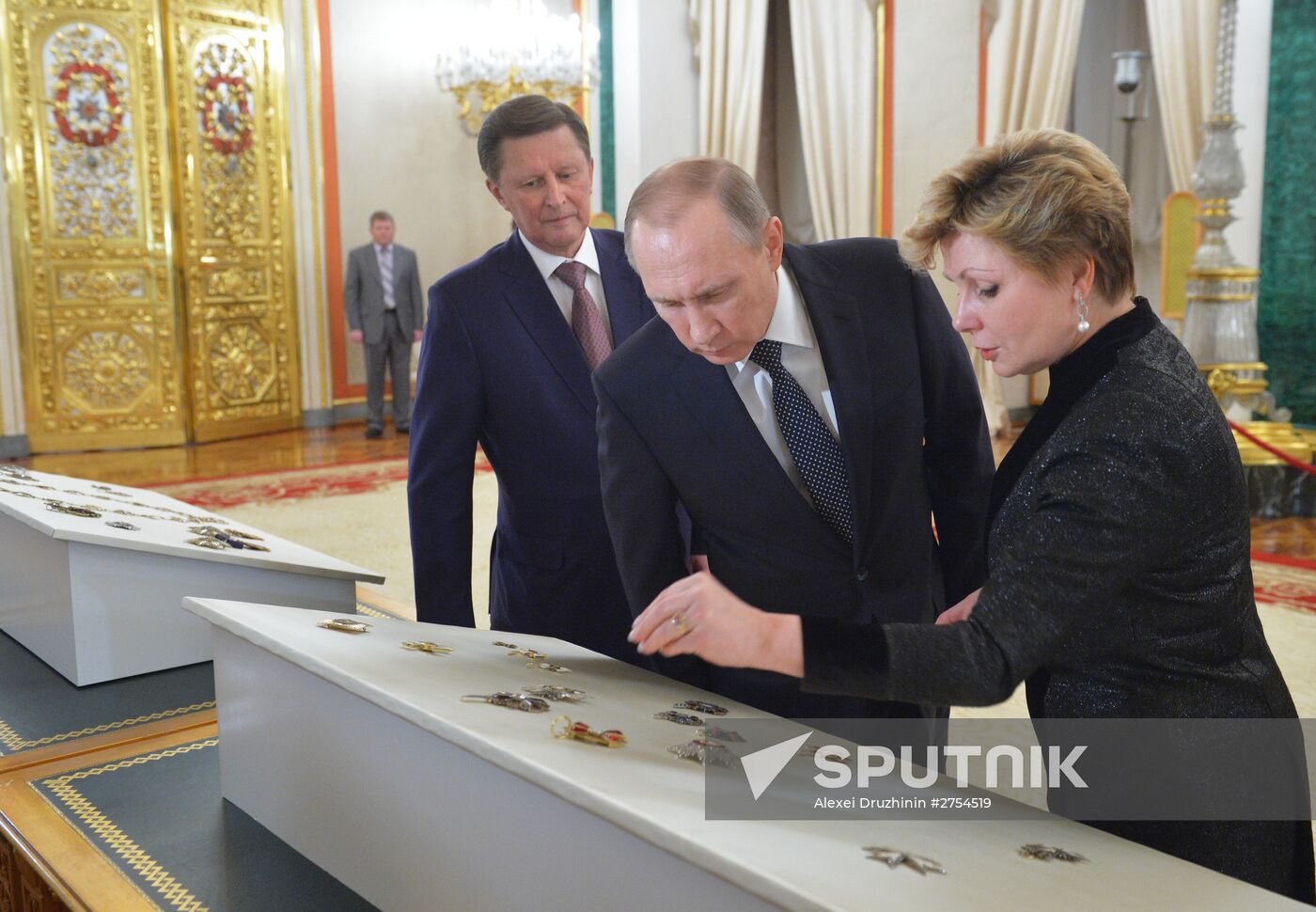 President Putin took part in ceremony of returning missing teasures to Moscow Kremlin Museums