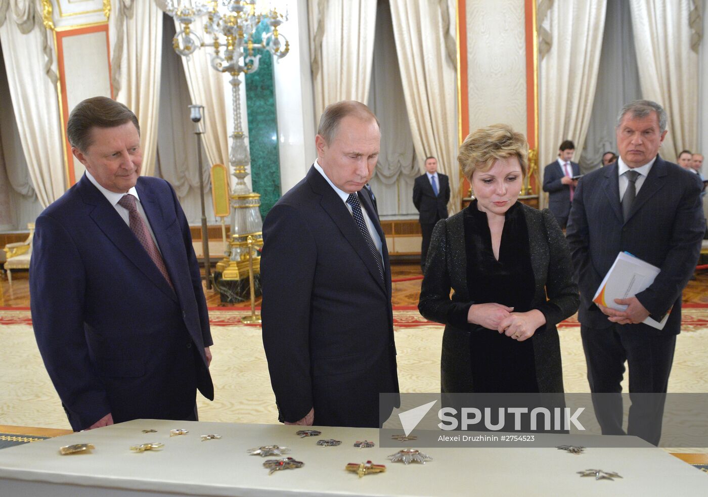 President Putin took part in ceremony of returning missing teasures to Moscow Kremlin Museums