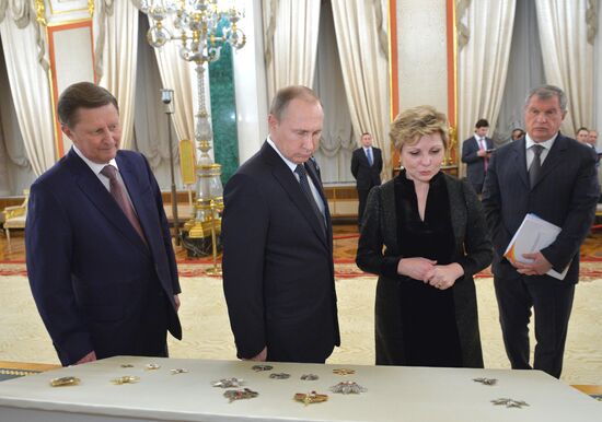 President Putin took part in ceremony of returning missing teasures to Moscow Kremlin Museums