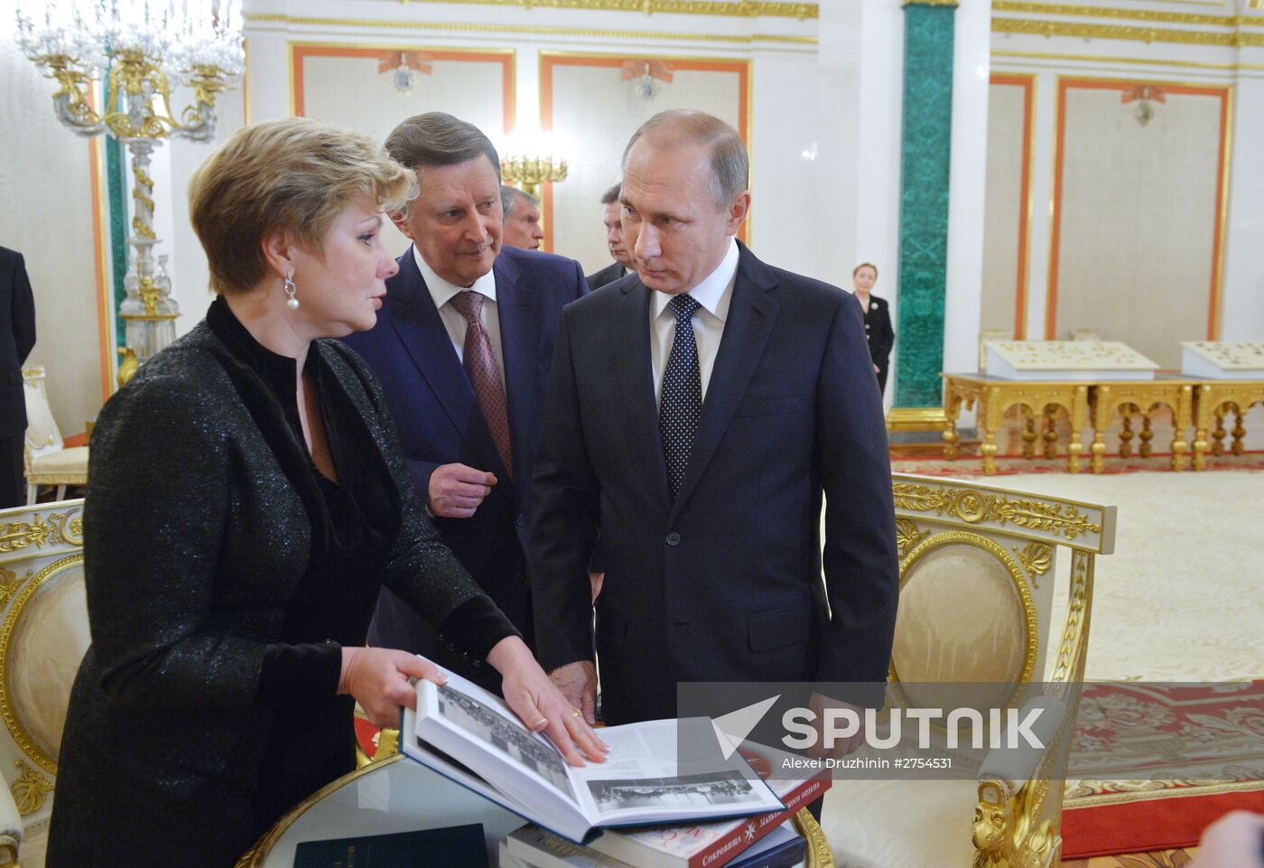 President Putin took part in ceremony of returning missing teasures to Moscow Kremlin Museums