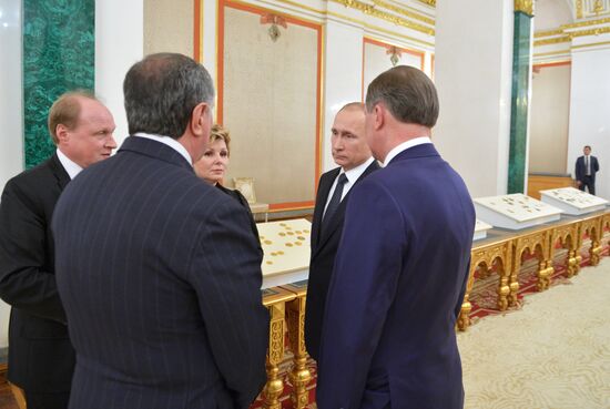 President Putin took part in ceremony of returning missing teasures to Moscow Kremlin Museums