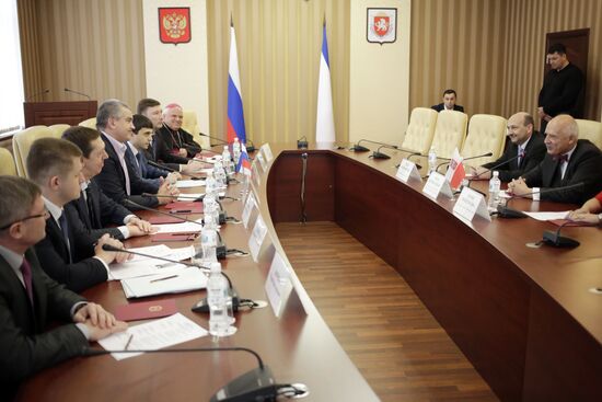 Polish delegation visits Crimea