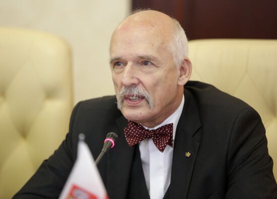 Polish delegation visits Crimea