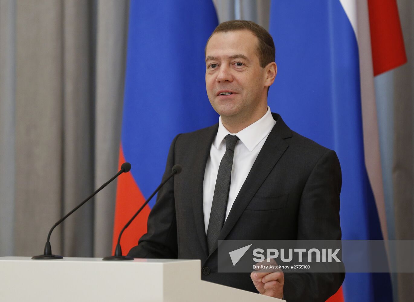 Prime Minister Dmitry Medvedev speaks at government science-technology award ceremony