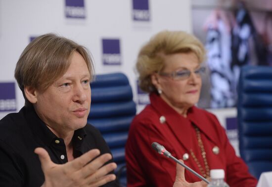 N/c on the release of Gardemarines-1787 and the 80th anniversary of film director Svetlana Druzhinina