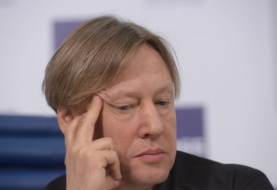 N/c on the release of Gardemarines-1787 and the 80th anniversary of film director Svetlana Druzhinina