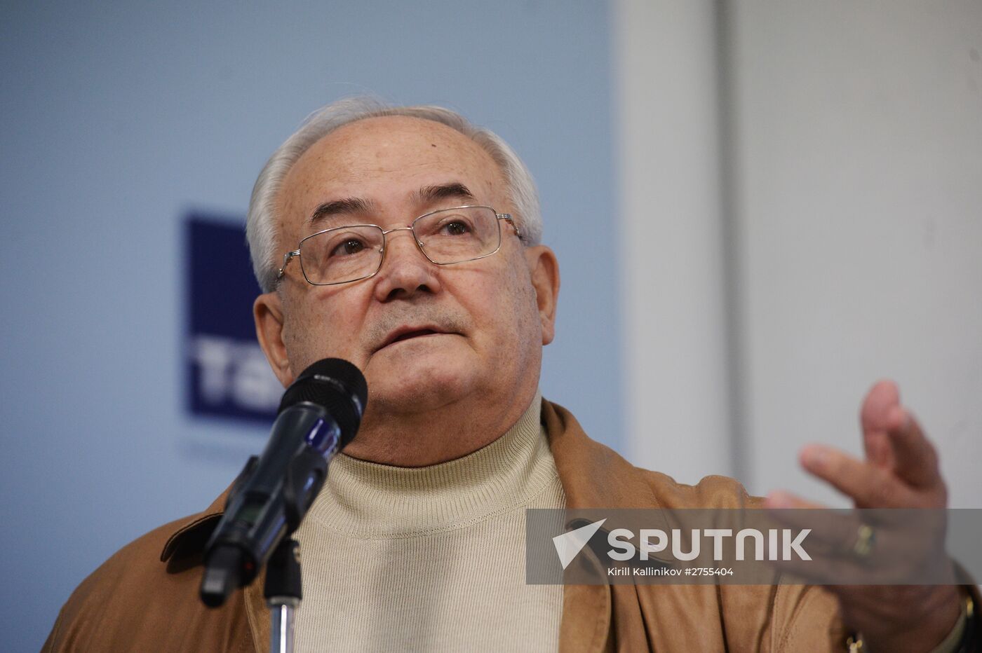 N/c on the release of Gardemarines-1787 and the 80th anniversary of film director Svetlana Druzhinina