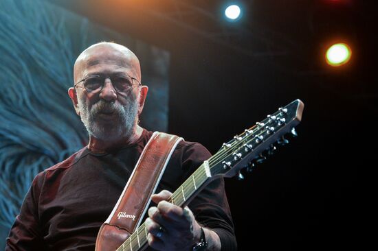 Alexander Rozenbaum presents his new album "Metaphysics"