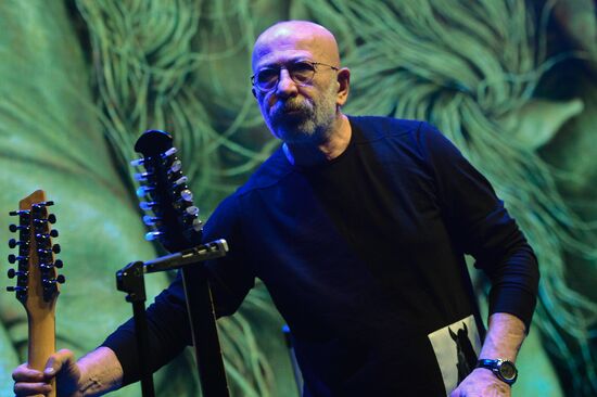 Alexander Rozenbaum presents his new album "Metaphysics"