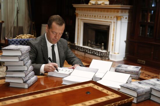 Prime Minister Dmitry Medvedev participates in VGTRK network's project 'War and Peace Readings'