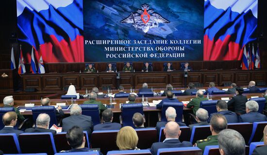 President Putin attends expanded meeting of Defense Ministry Board