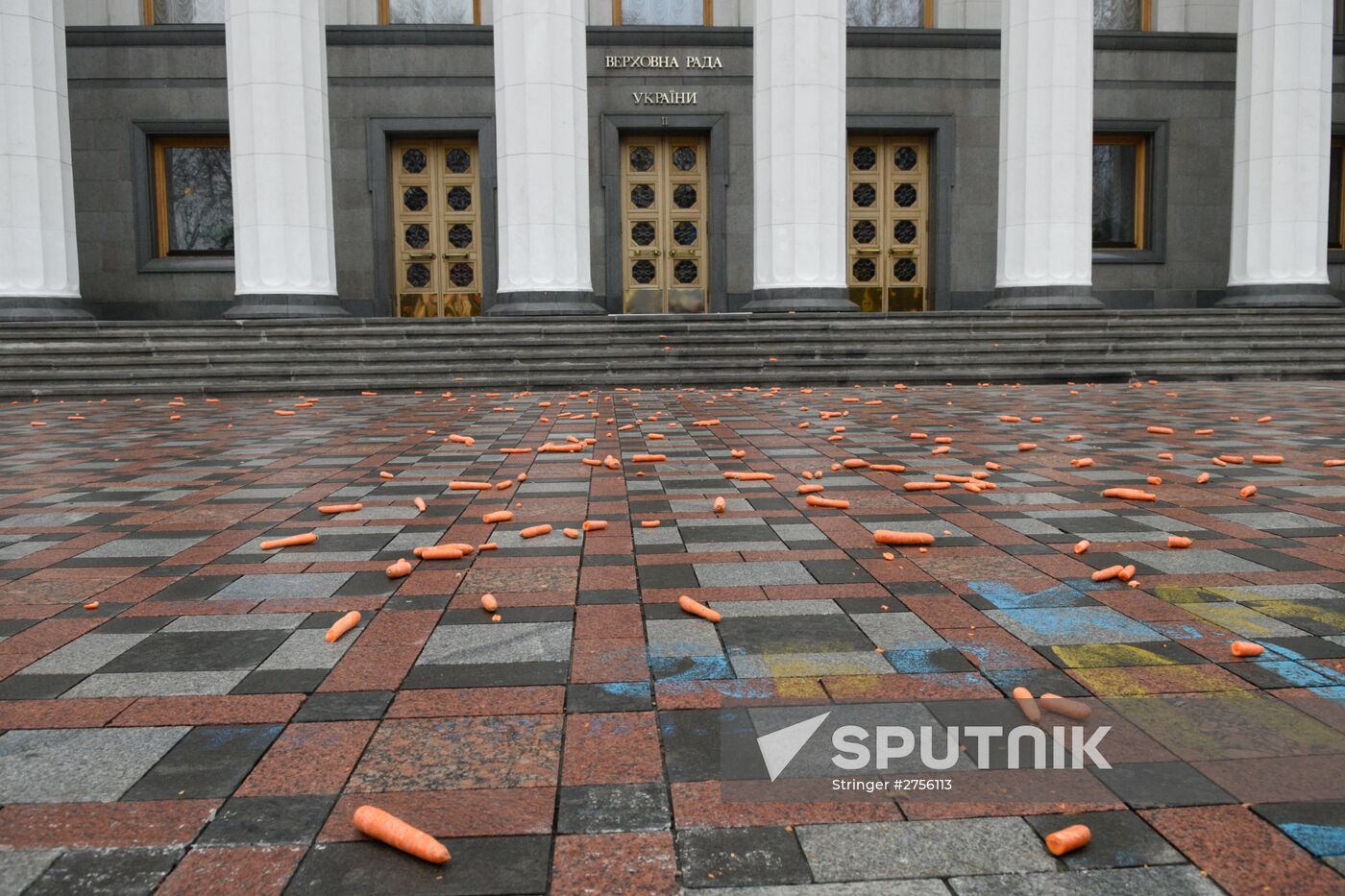 Protesters call for Ukraine's government to step down