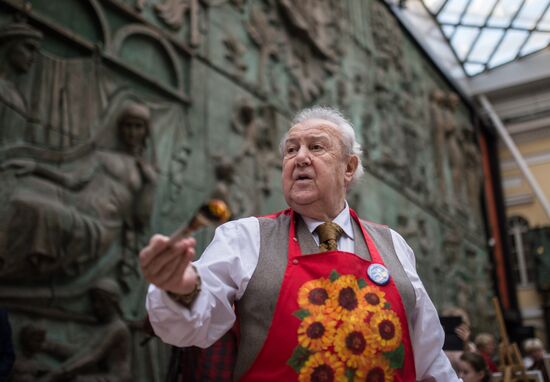 Master class by president of Russian Academy of Arts Zurab Tsereteli