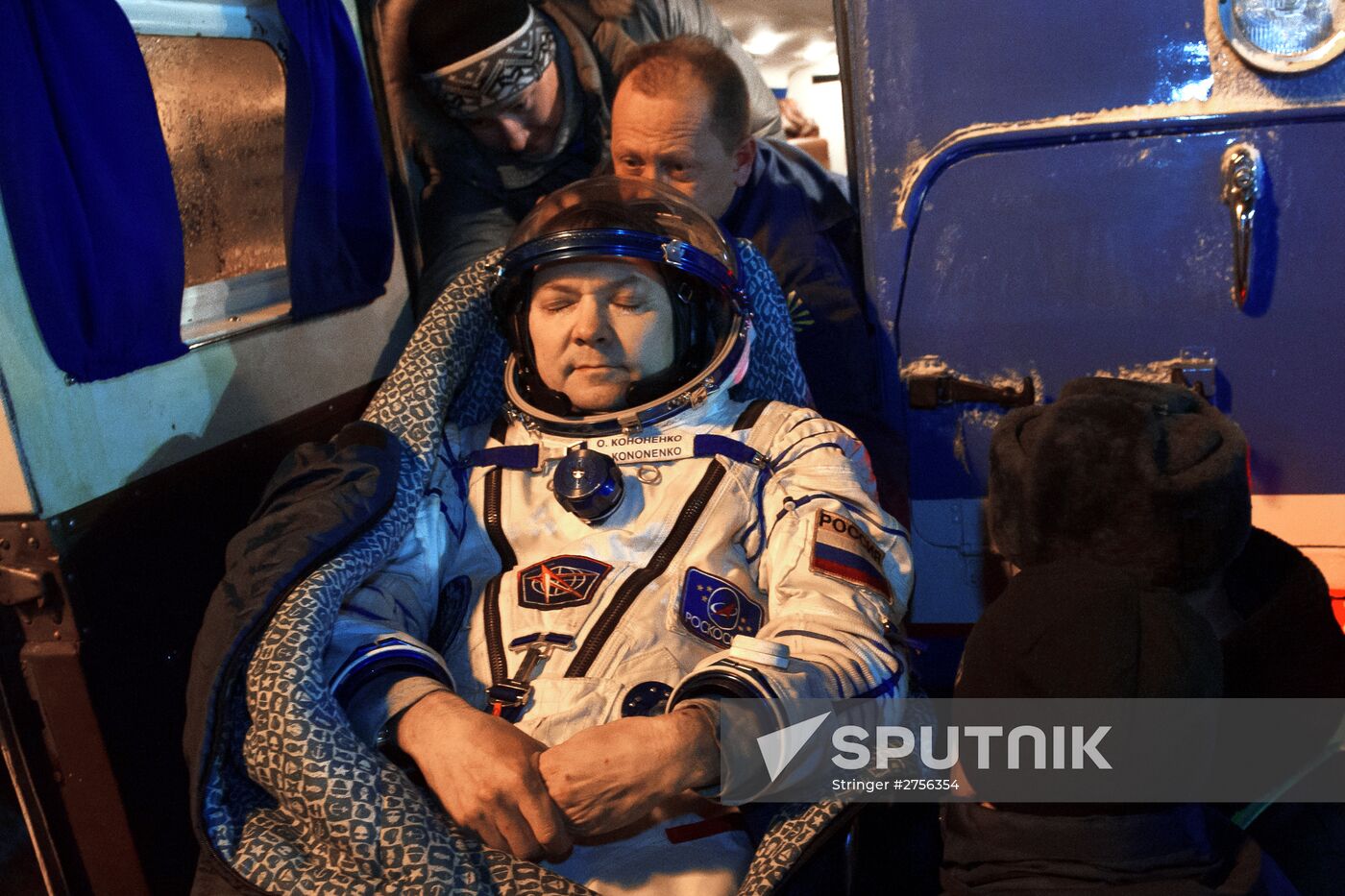 Soyuz TMA-17M lands with ISS expedition 44/45 crew