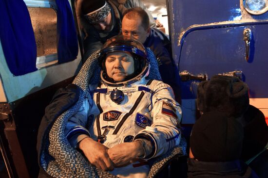 Soyuz TMA-17M lands with ISS expedition 44/45 crew