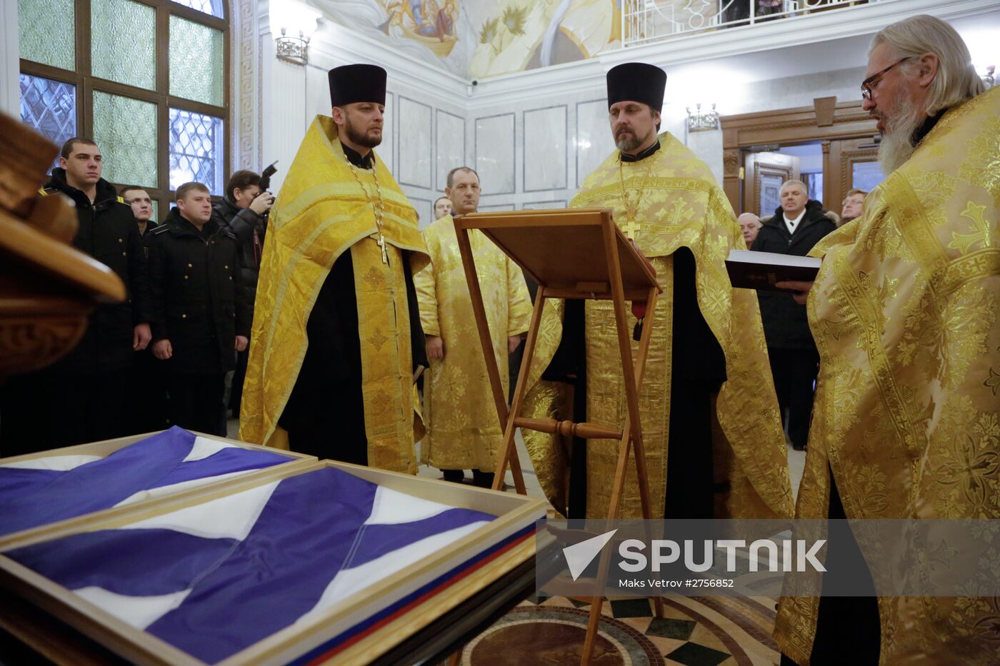 Flags raised at Russian Navy's new ships Zelyony Dol and Serpukhov