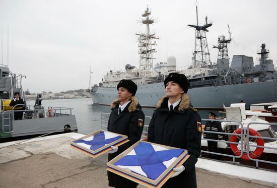 Flags raised at Russian Navy's new ships Zelyony Dol and Serpukhov