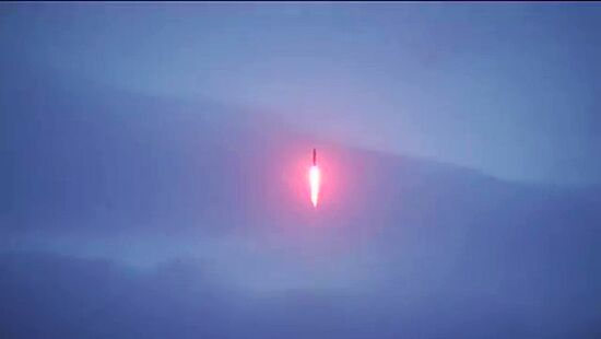 Submerged Verkhoturye nuclear submarine launches Sineva ballistic missile