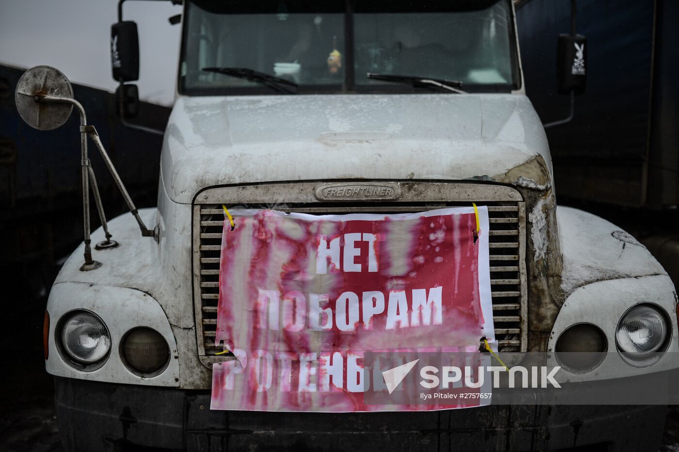 Protest by long-haul truckers in Khimki outside of Moscow