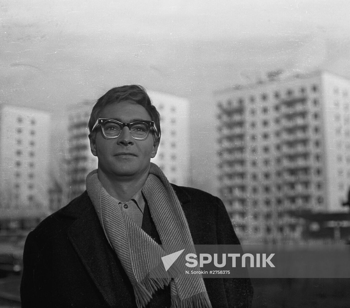 Still from film "We'll Live Till Monday"