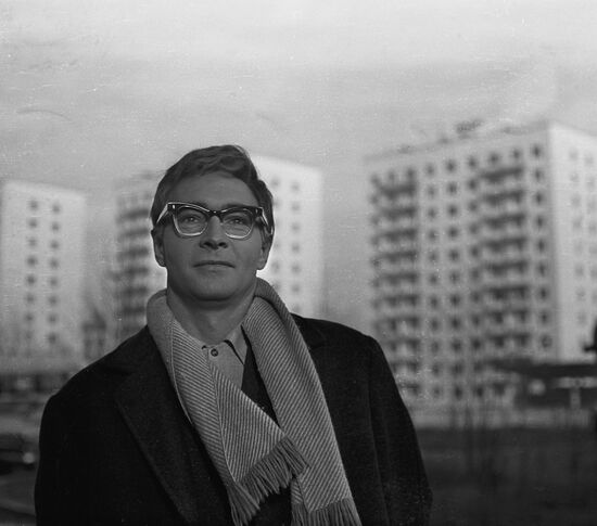 Still from film "We'll Live Till Monday"