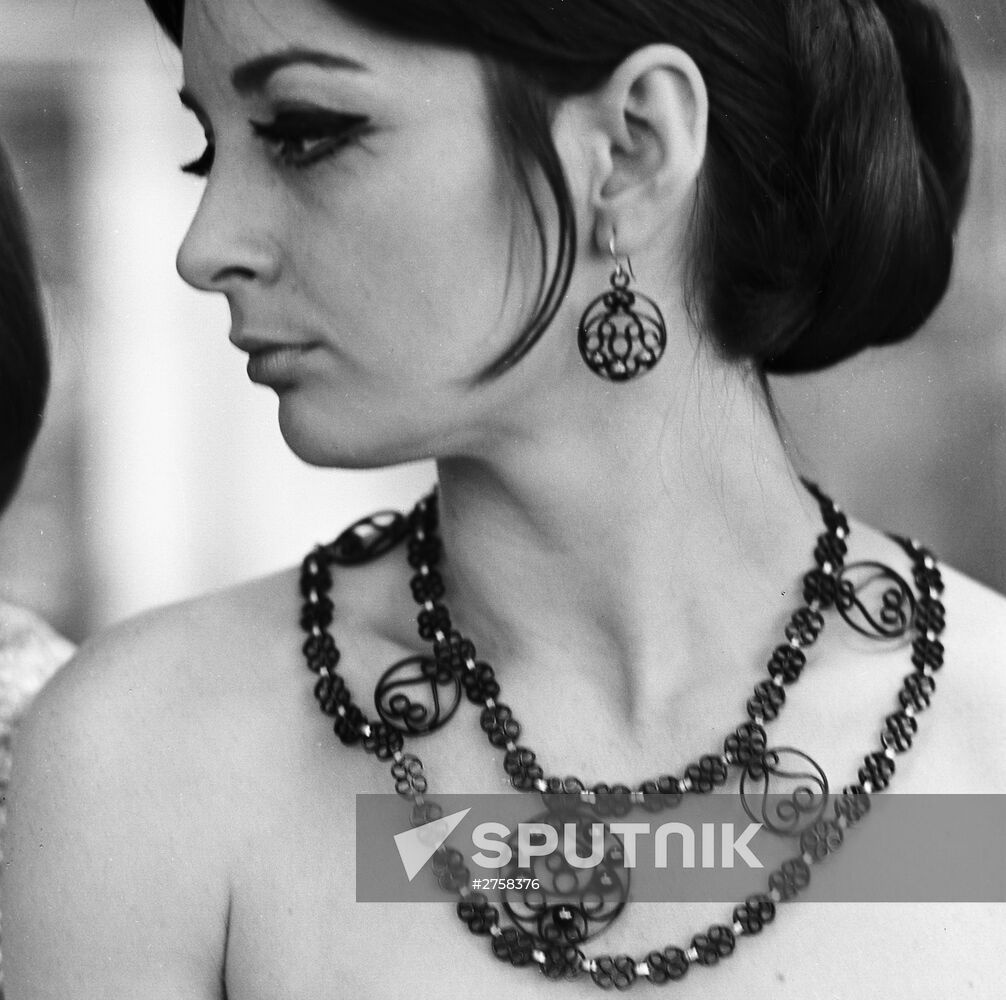 Women's jewelry