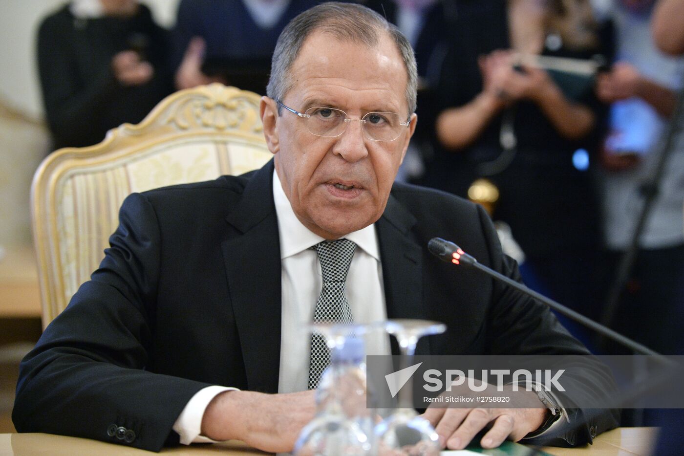 Russian Foreign Minister Sergey Lavrov meets with US Secretary of State John Kerry