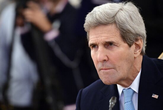 Russian Foreign Minister Sergey Lavrov meets with US Secretary of State John Kerry