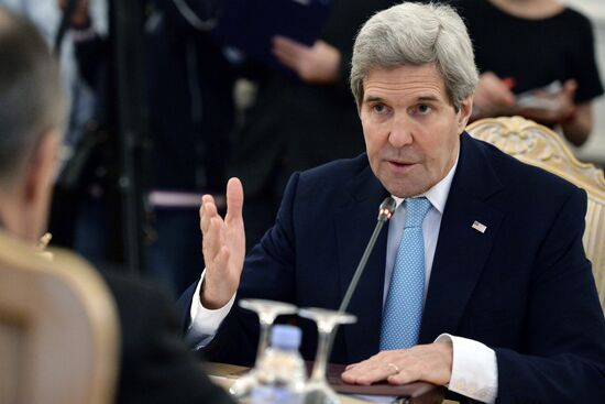 Russian Foreign Minister Sergey Lavrov meets with US Secretary of State John Kerry