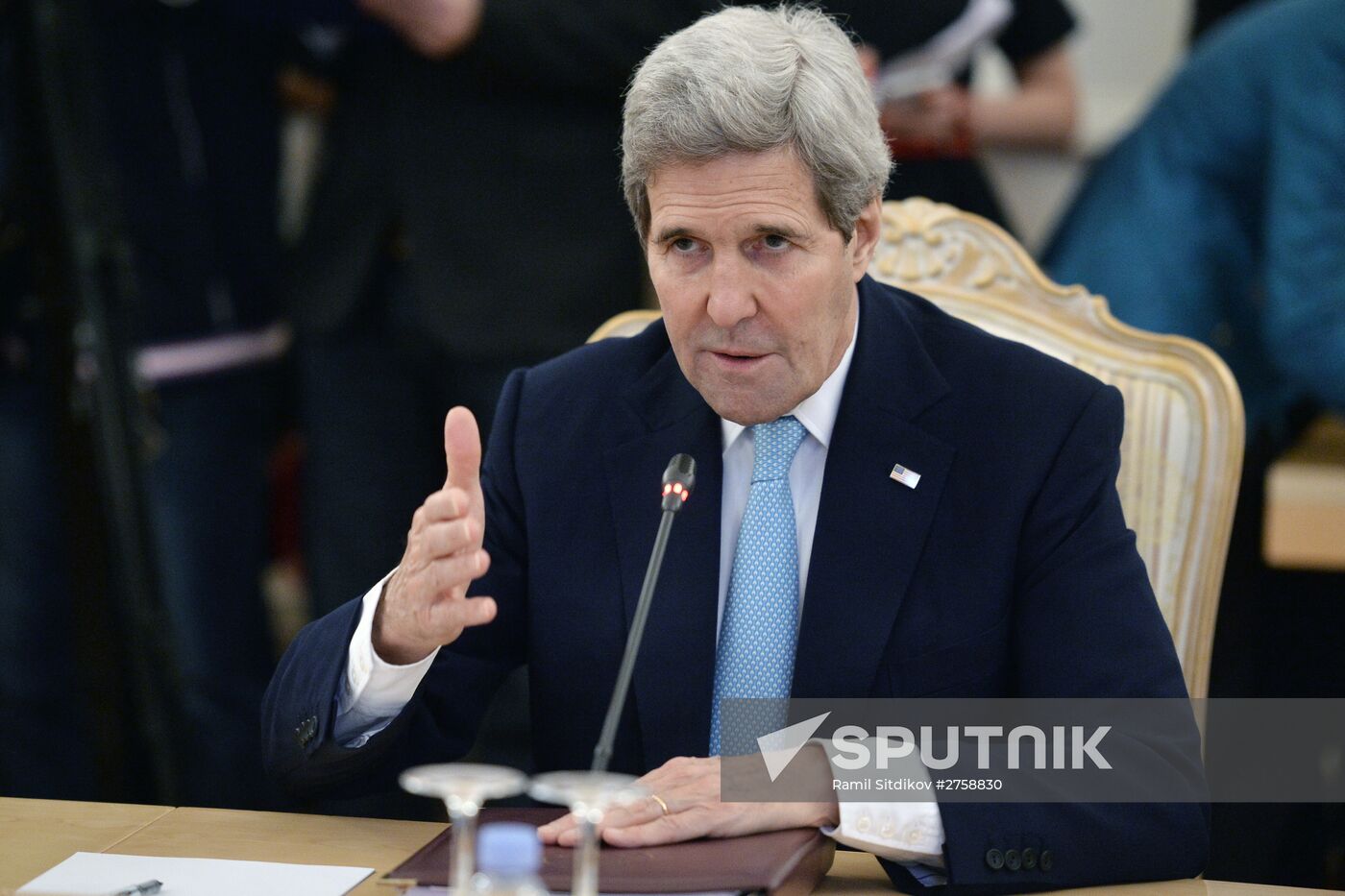 Russian Foreign Minister Sergey Lavrov meets with US Secretary of State John Kerry