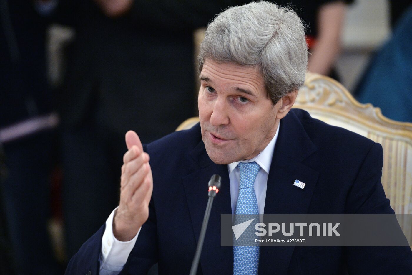 Russian Foreign Minister Sergey Lavrov meets with US Secretary of State John Kerry