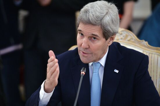 Russian Foreign Minister Sergey Lavrov meets with US Secretary of State John Kerry