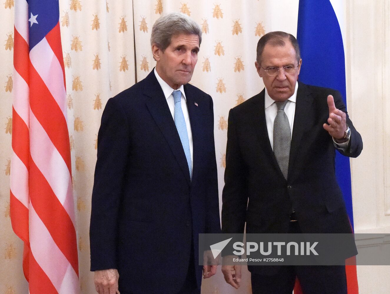 Russian Foreign Minister Sergey Lavrov meets with US Secretary of State John Kerry
