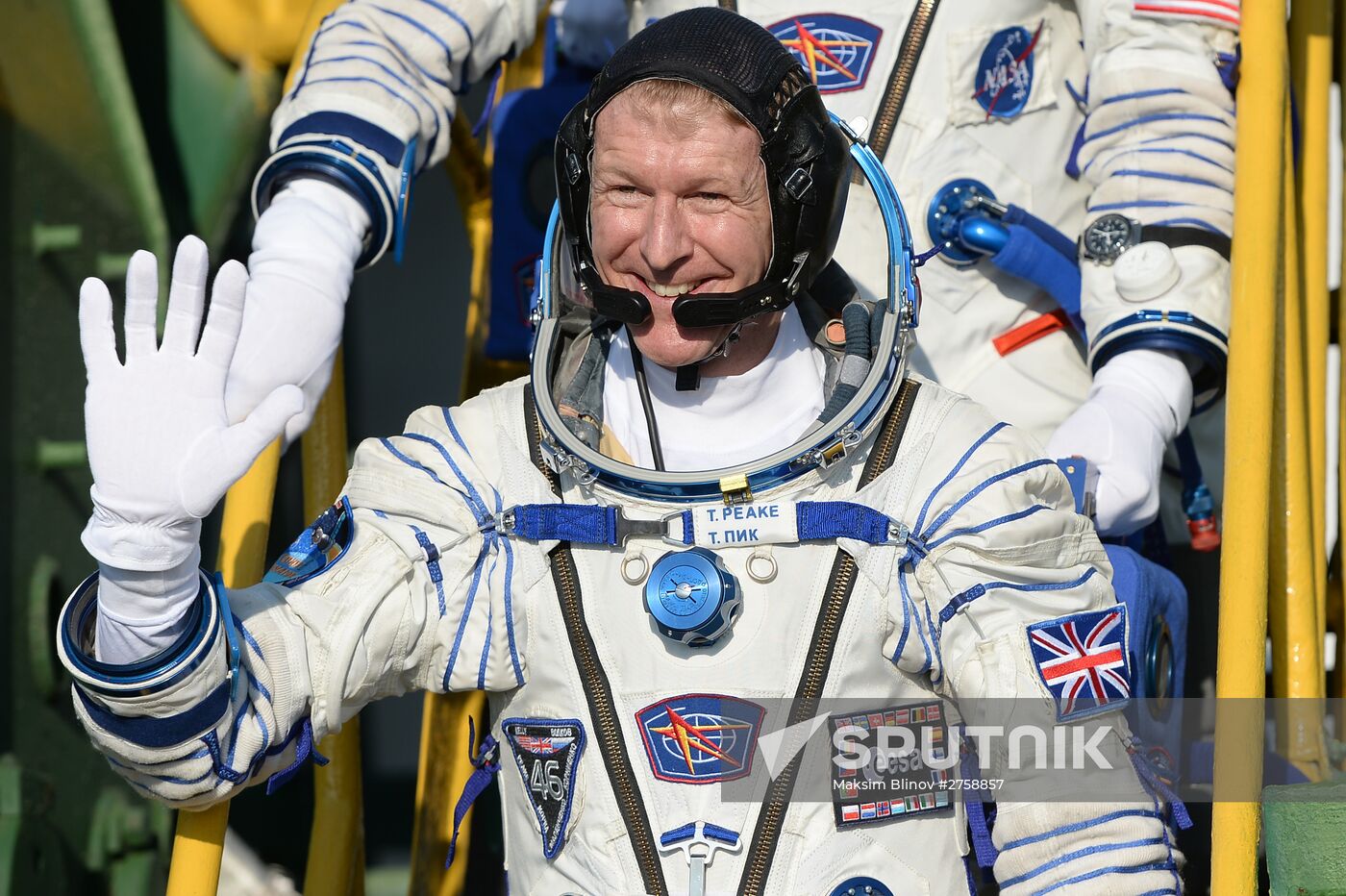 Soyuz TMA-19M spacecraft lifts off from Baikonur Space Center